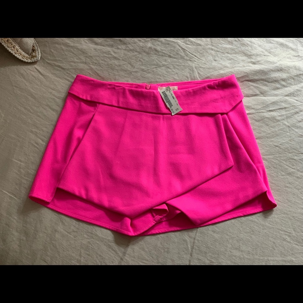 NWT HOT PINK SKORT